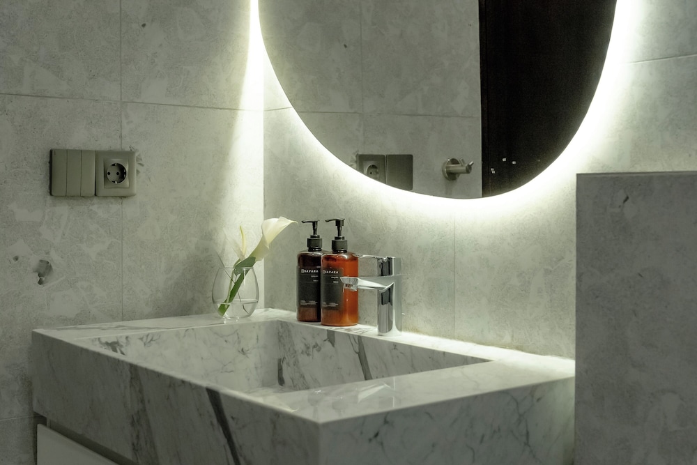 AMO Residences