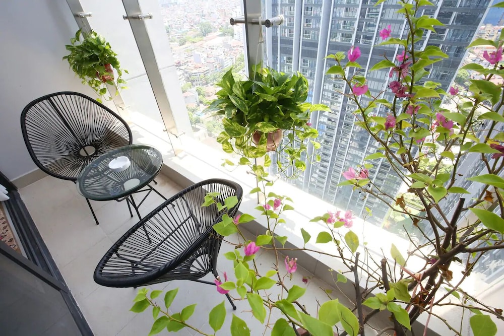 Bayhomes Metropolis Serviced Apartment