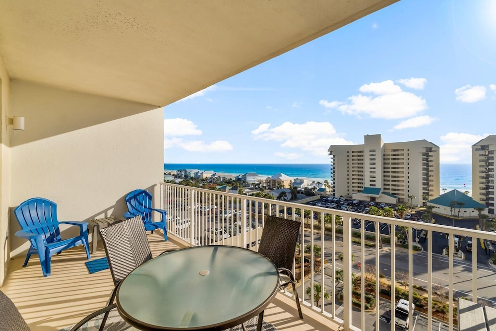 Laketown Wharf 713- Our Lil Sea-cret