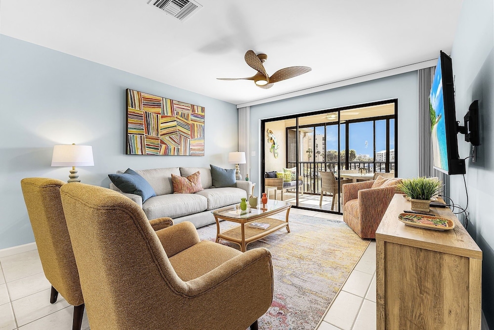 Estero Island Yacht & Racquet Club 224 1 Bedroom Condo