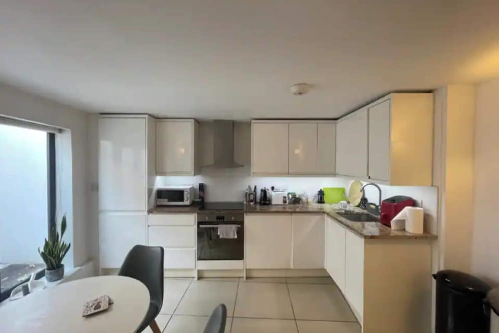 Spacious & Charming 3BD Flat - Fulham