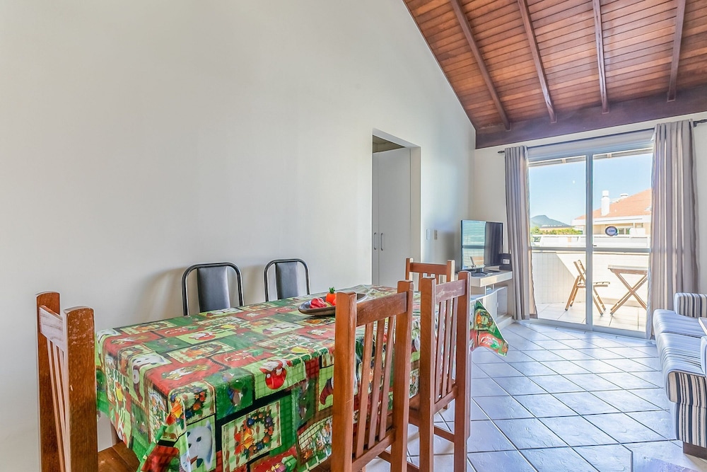 Cozy Two-story House Just 120m From the Beach! EDE