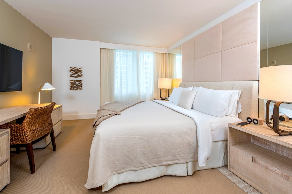 Luxury Vacation Rentals at 1 Hotel & Homes by LRMB