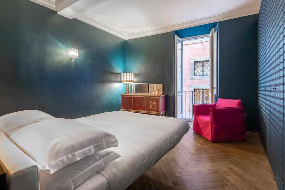 Chic and Style in Historical Via Giulia