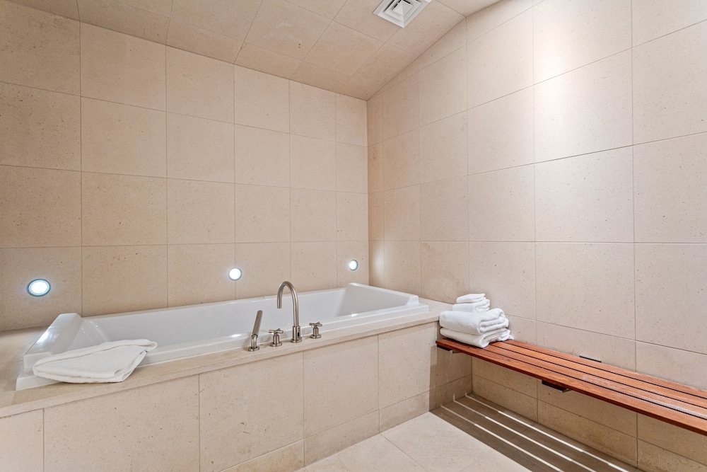 Grand Lodge - Four Bedroom #502 - Ski-in/ski-out 4 Condo