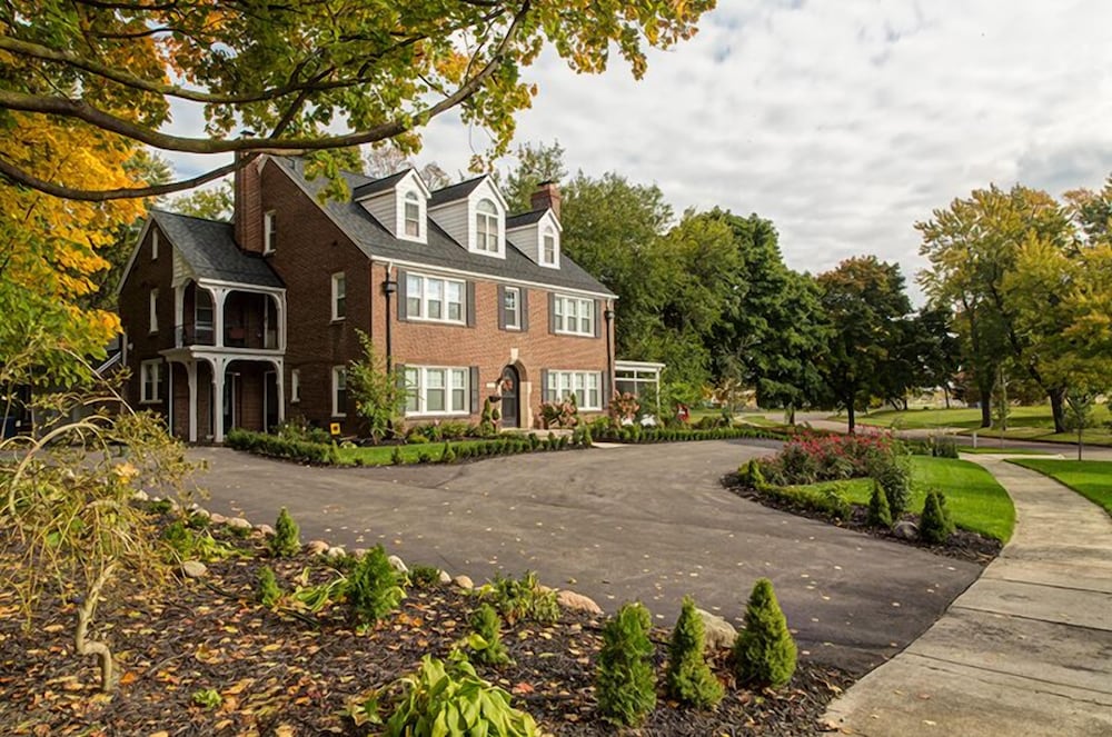 Knob Hill Bed & Breakfast