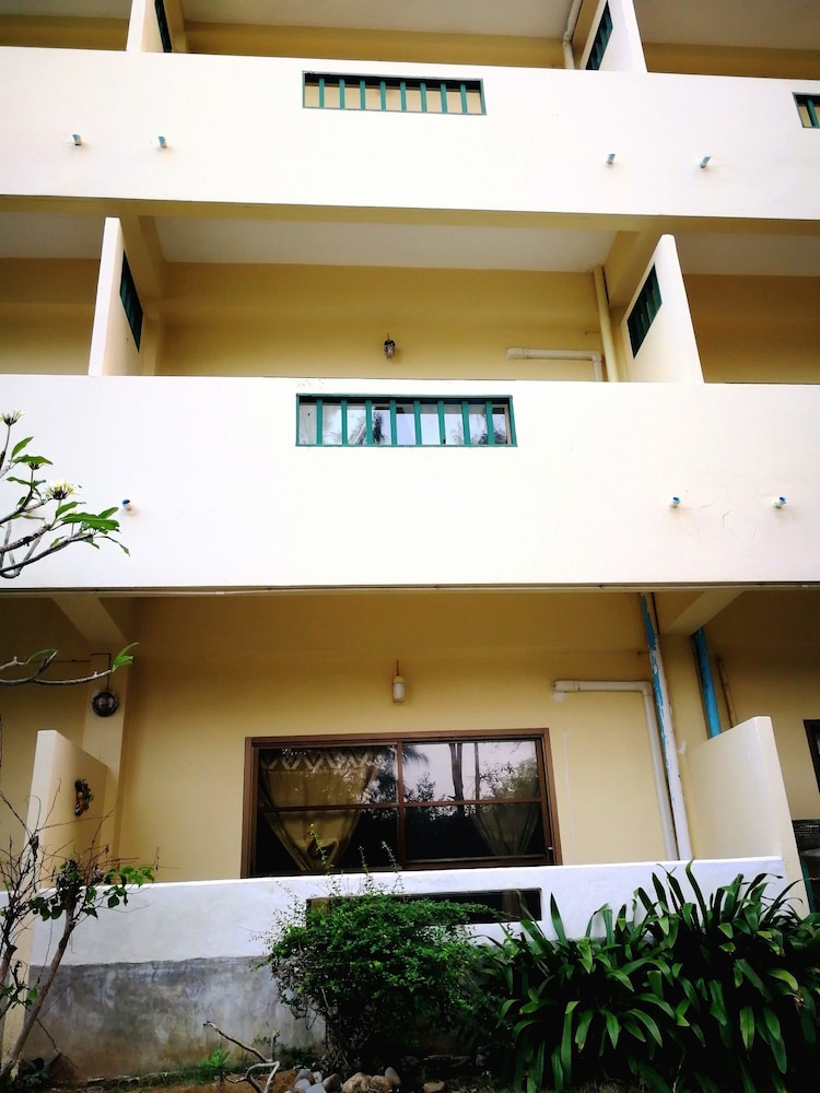 Aow Noi Sea View Resort