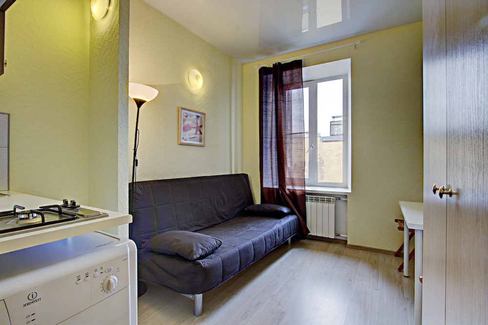 STN Apartments on Grafskiy
