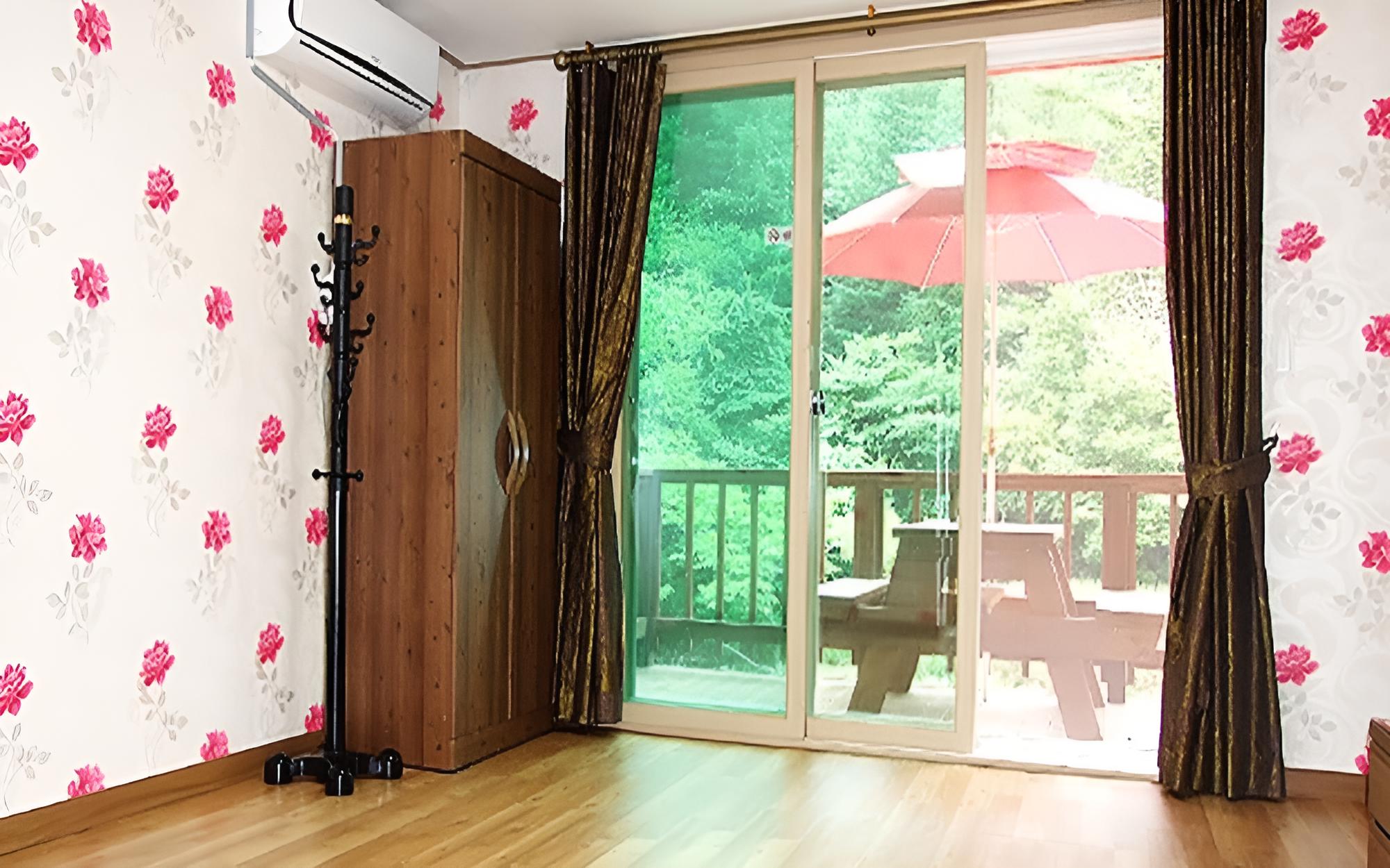 Jecheon Sopungganeunnal Pension view 2