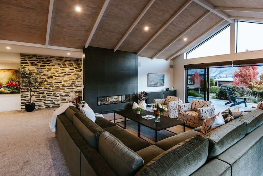 The Clearview House - Lake Views