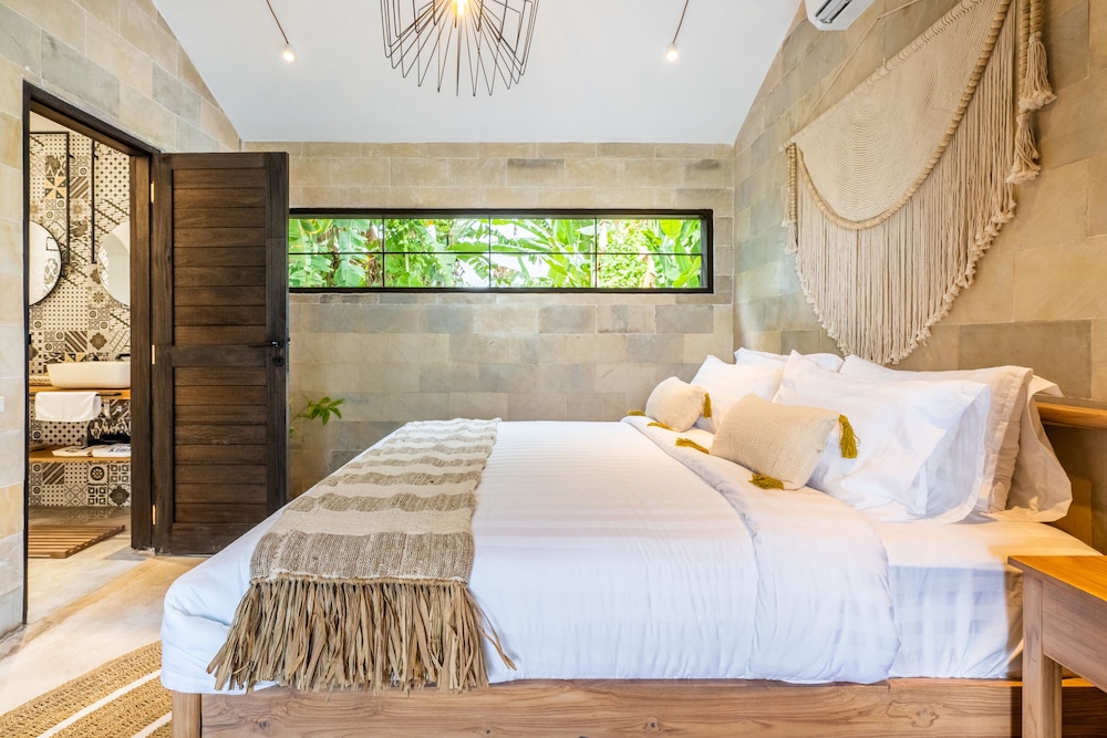 Rumah villa by EVDEkimi view 5