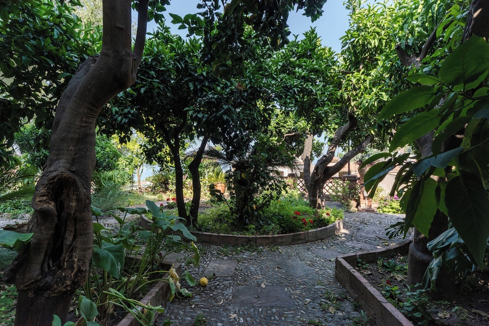 Giardino degli Aranci with Terrace by Wonderful Italy