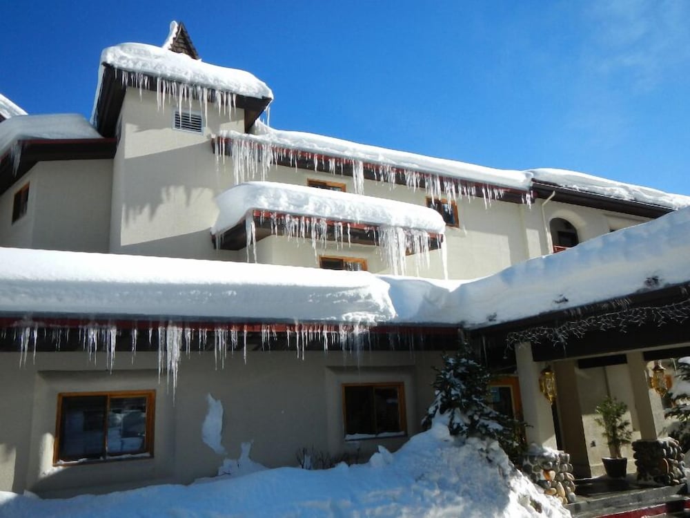 GetAways at Olympic Village Inn