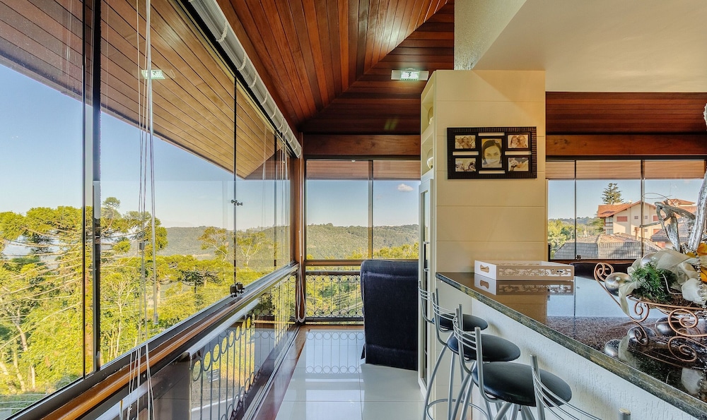 3 Bedroom Apartment With Mountain View Rlu0302