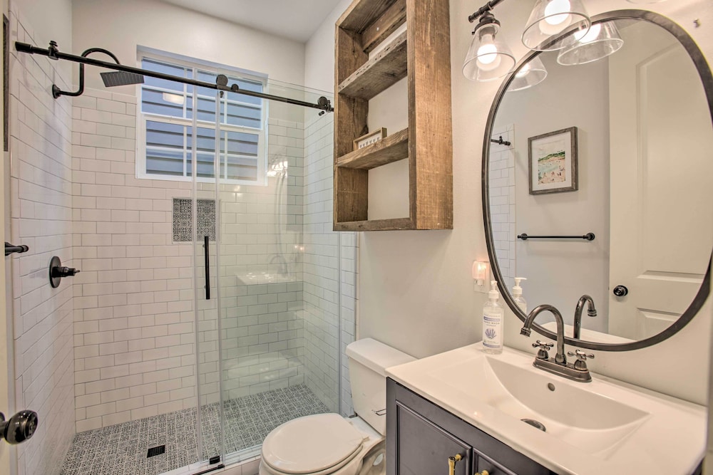 Chic New Orleans Gem w/ Deck: Walk to Cafes!