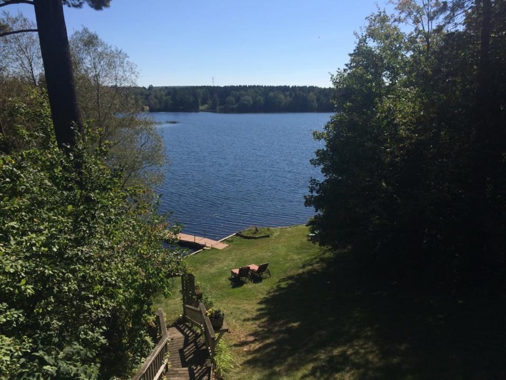 Lakeside Bed & Breakfast