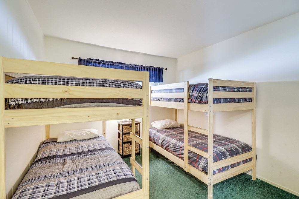 1 Mi to Beach: Cozy Incline Village Condo!