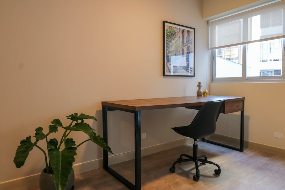 w Breathtaking 2BR With Balcony in Miraflores