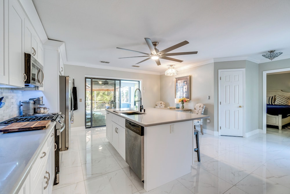 Port Charlotte Home w/ Lanai & Saltwater Pool!