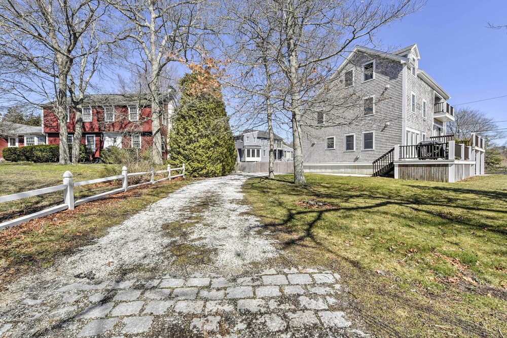 Multi-level Marion House: Loft, Deck + Ocean Views view 2