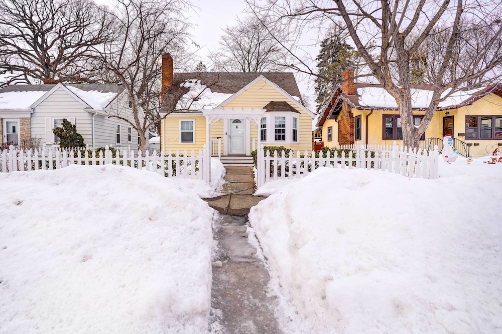 Charming Minneapolis Home < 1 Mi to Lakes! view 4