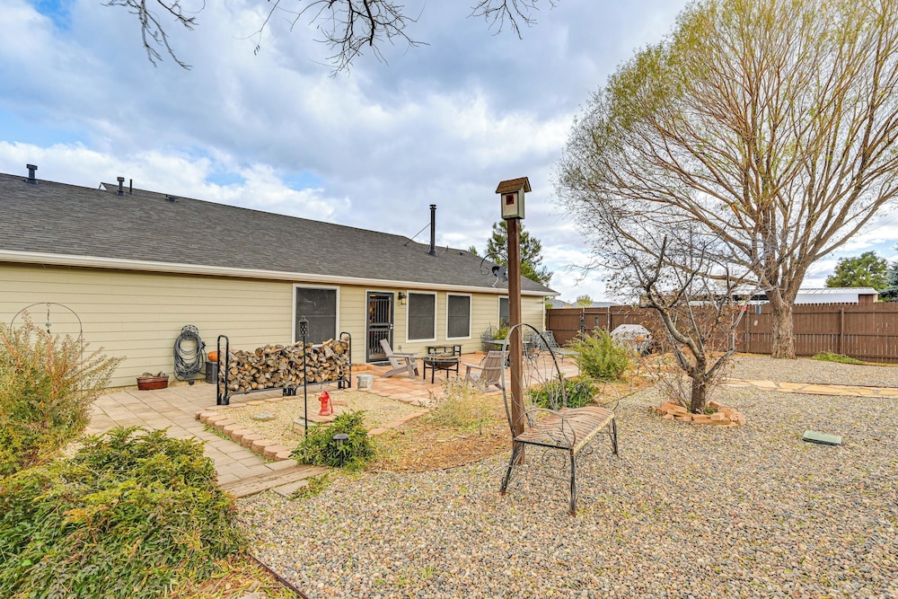 Mtn-view Family Home w/ Grill in Flagstaff!