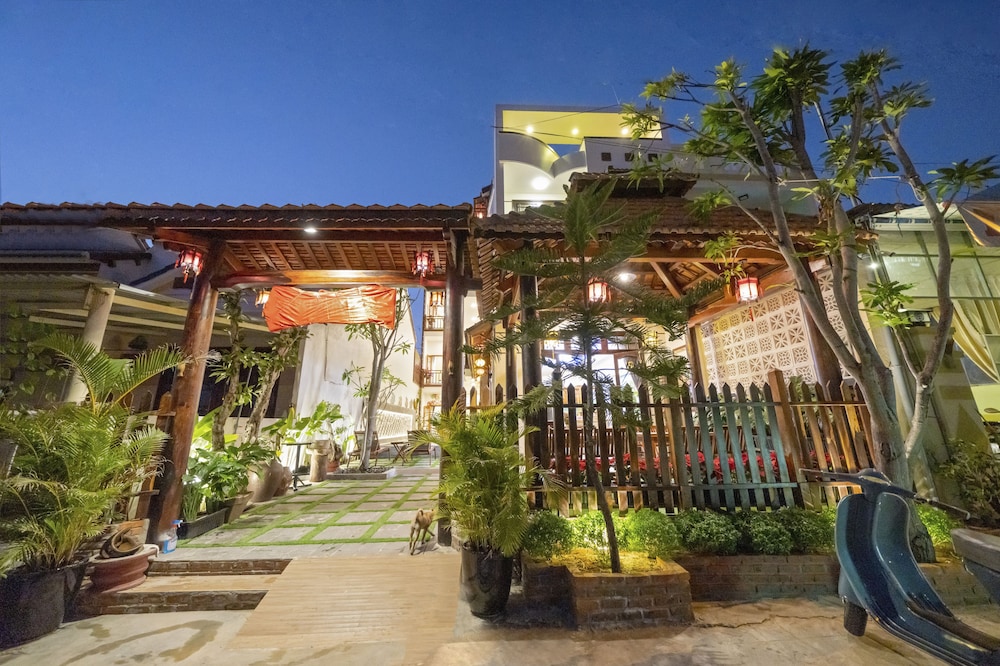 Blue Whale Homestay