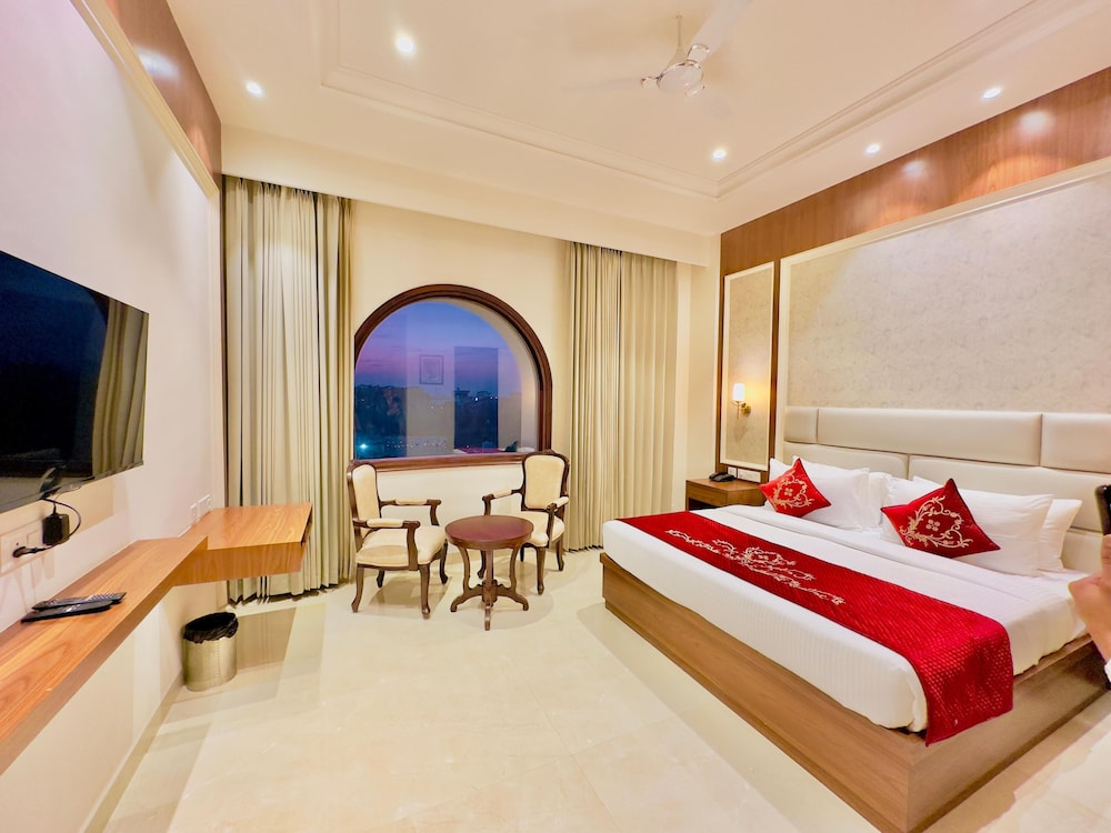 HOTEL SUKH FARM