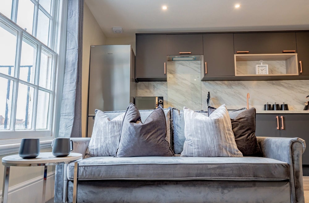 Host Stay Shaw Street Suite