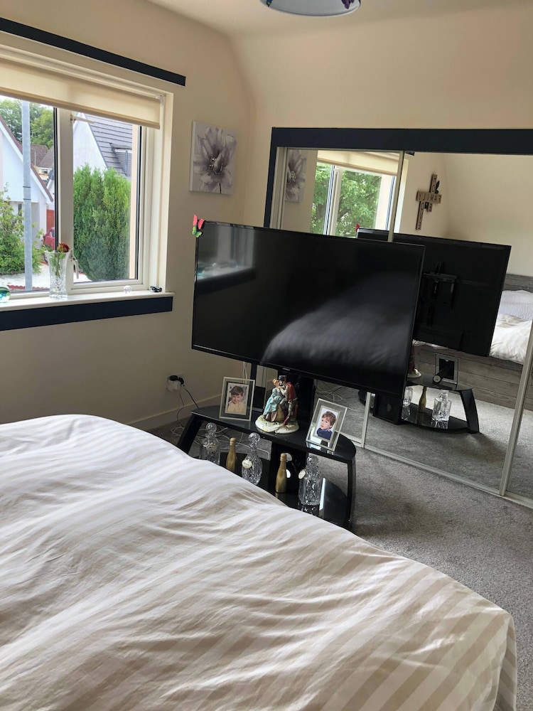 Limegrove Comfortable Three Bedroom House