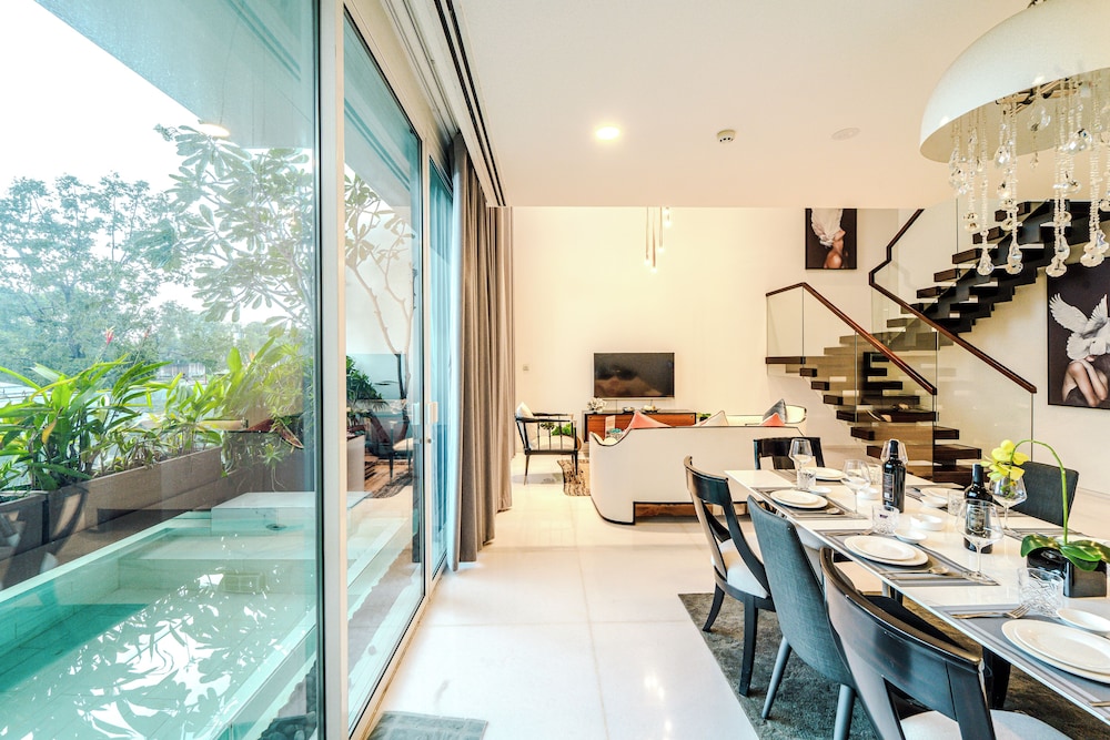 Serenity Luxury Private Pool Villas - Free One Way Airport Shuttle