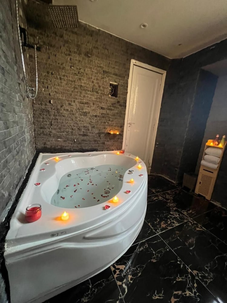 Downtown Family Suites
