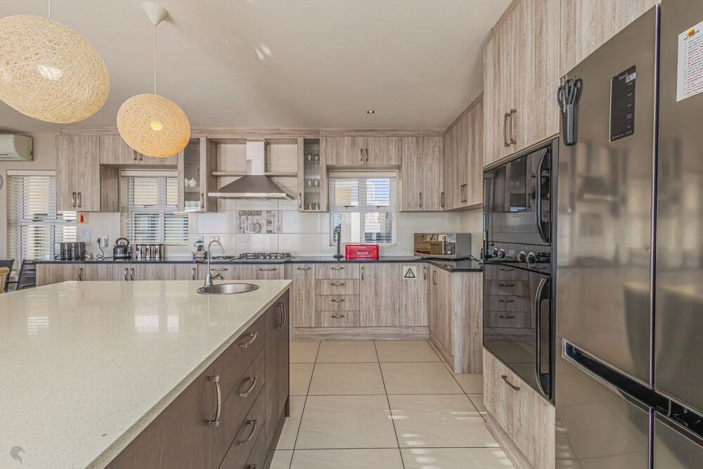 Seasons of Serenity, Langebaan 8-sleeper