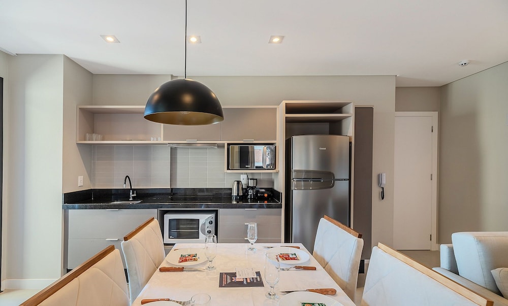 MHF II Apts Variados em Prédio com Vista para o Mar em Itapema