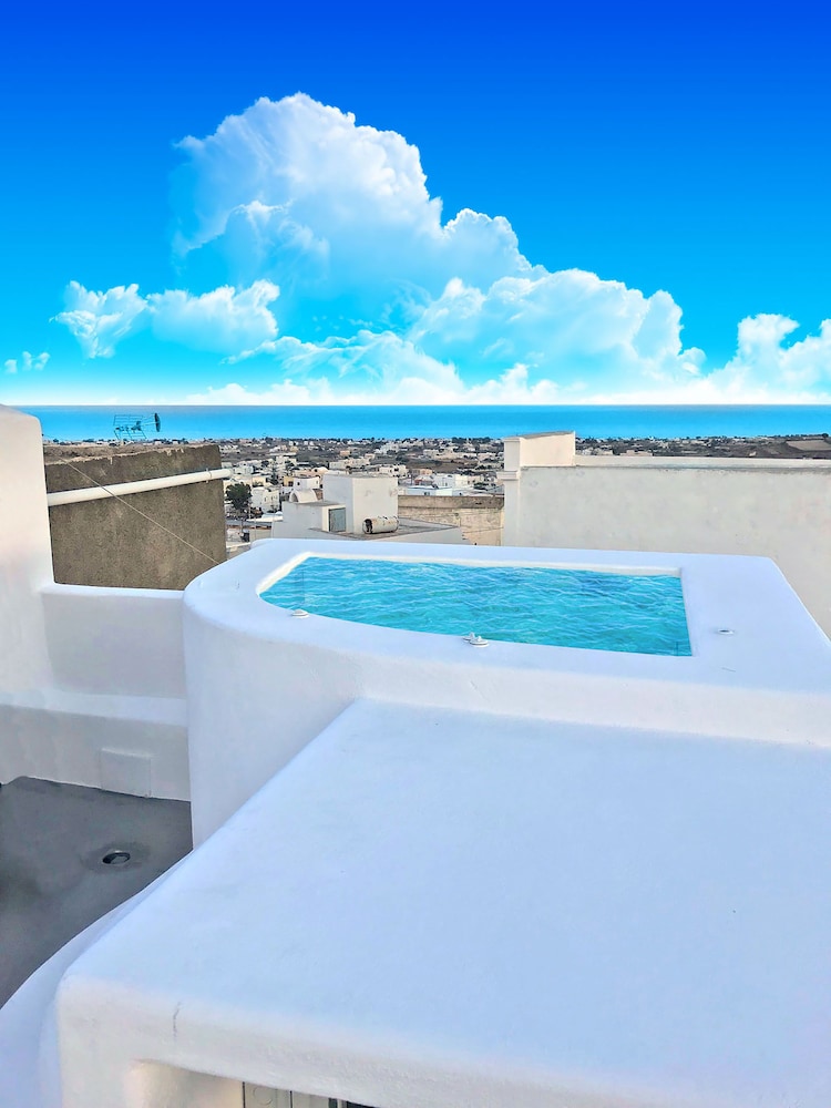The Luna Suites