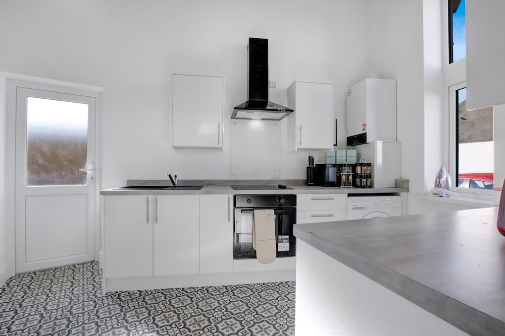 Compact 1-bed Flat for Friends & Colleagues