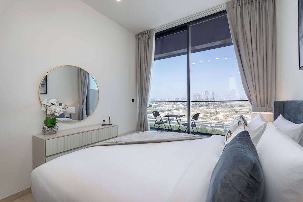 Vogue | Binghatti Corner JVC-7mins Sky Dubai 3 mins Cirle Mall Brand New
