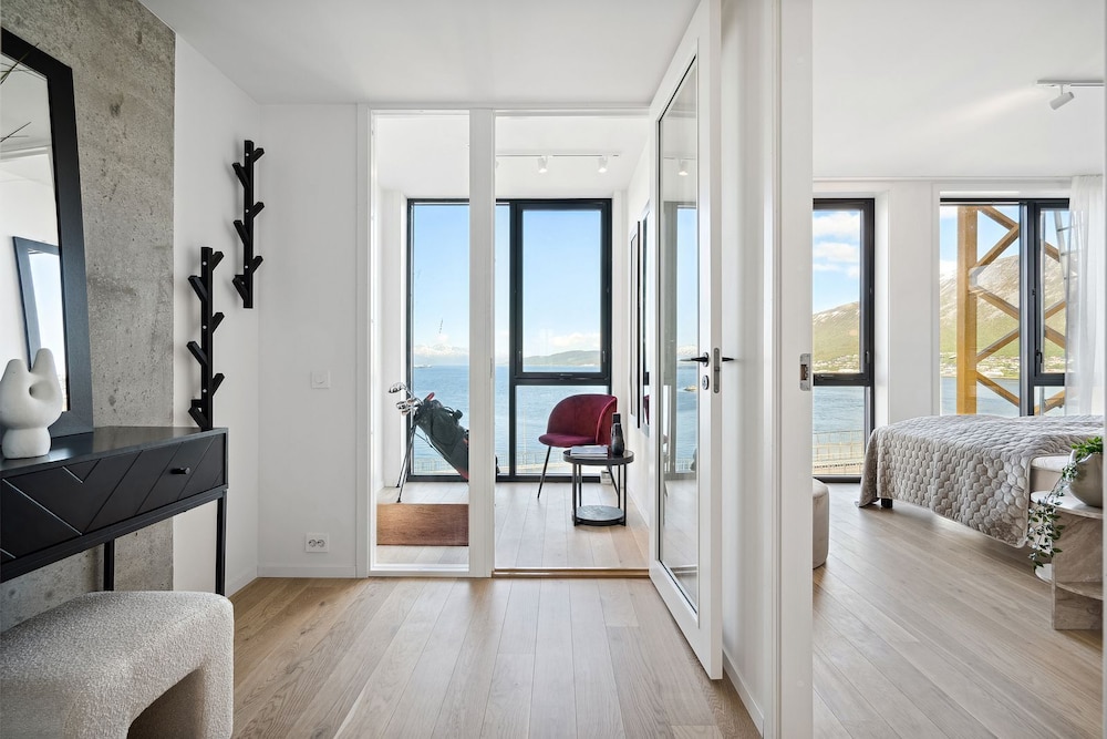 TotalApartments Northern Lights Penthouse