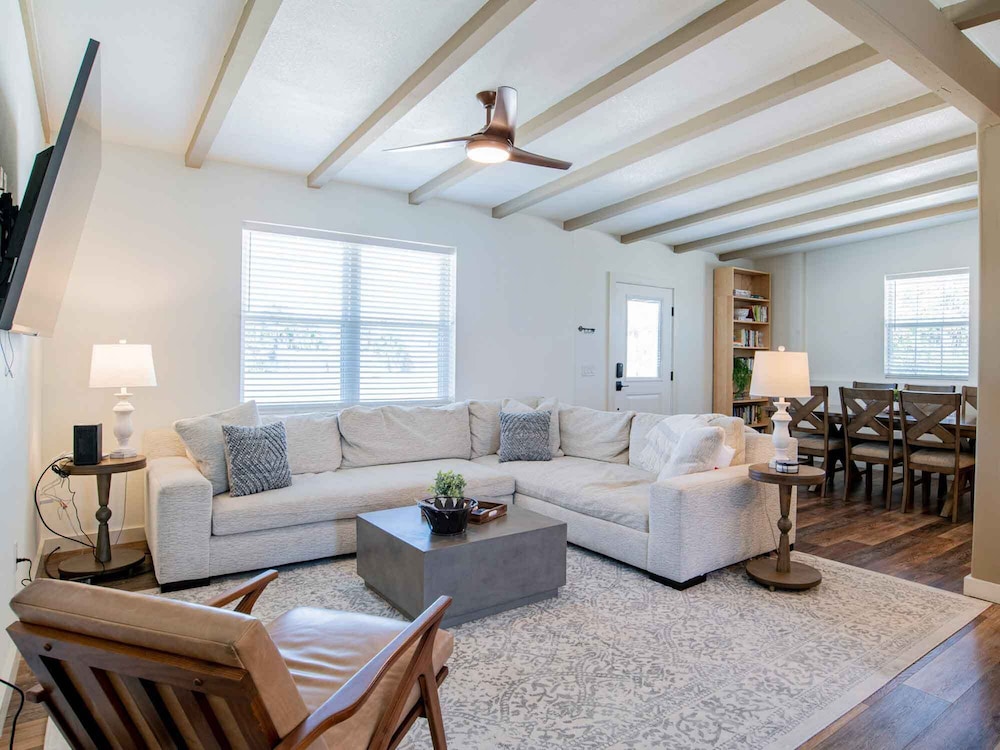 La Casa Deluna by Southern Vacation Rentals view 4