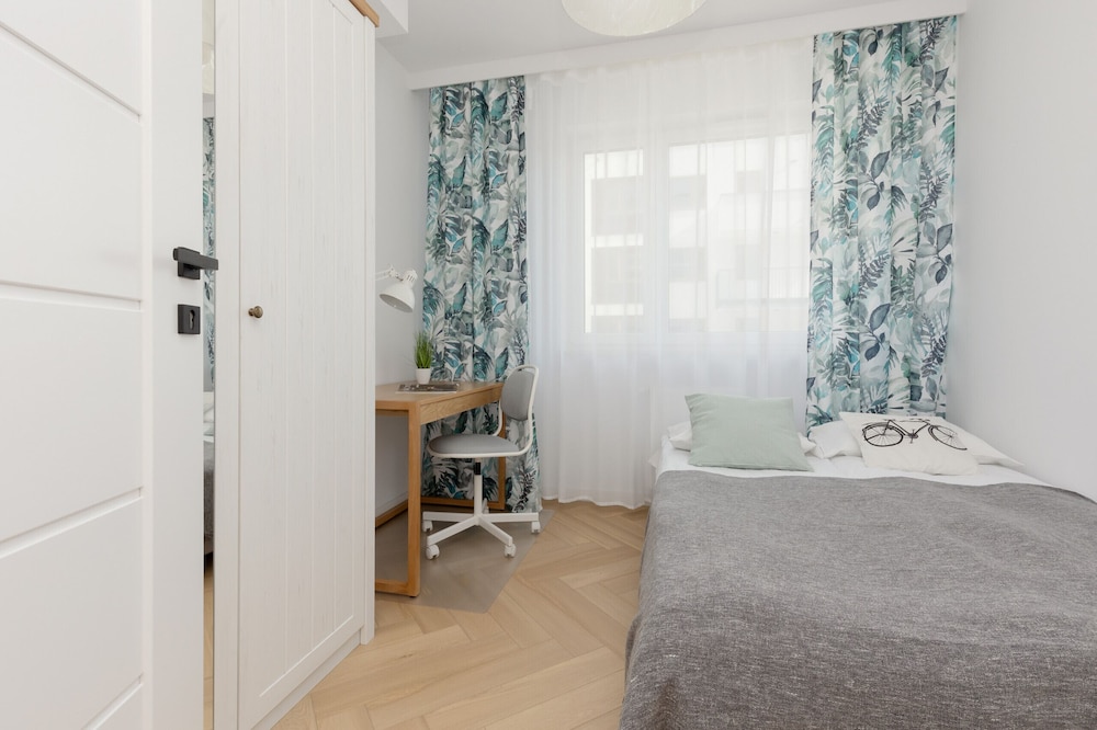 Business Apartment Warsaw by Renters view 5