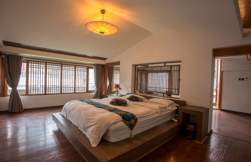 Yunzhong Baisha Lijiang Inn