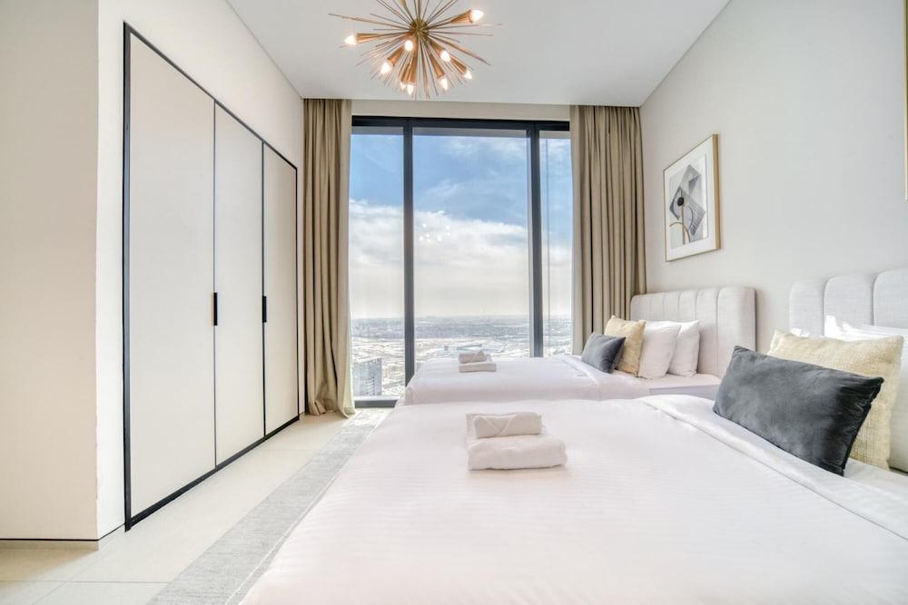 Cityscape and Majestic Retreat at Address JBR