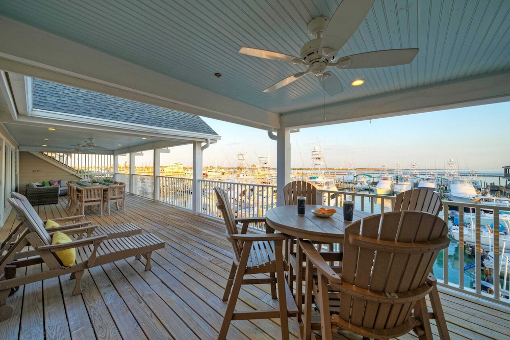 Sailfish & Blue Marlin Buyout by Avantstay 2 Units, Marina Front + View, Patio
