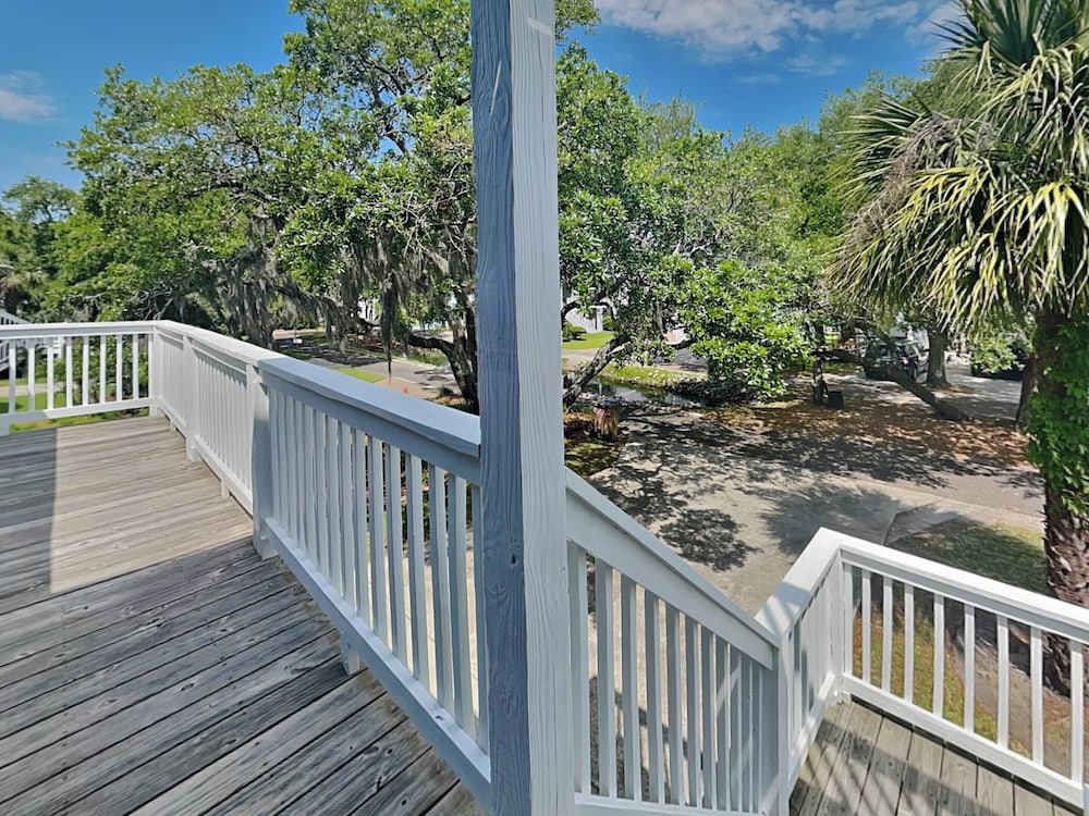 Sea Walk Cottage by Tybee Vacation Rentals