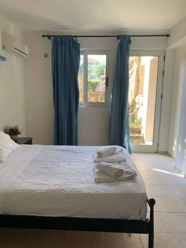 Cassiopeia 2-Beds Lower on Beach w Pool