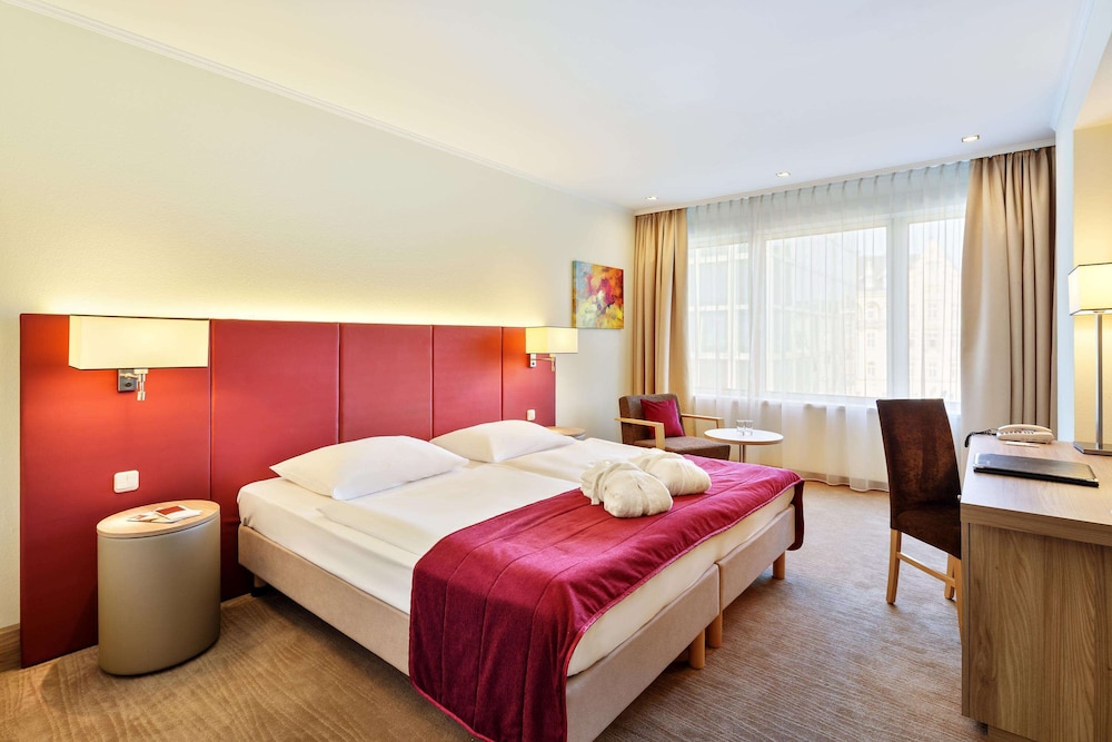 Linz Vacations - Hotel Schillerpark Linz, a member of Radisson Individuals - Property Image 1