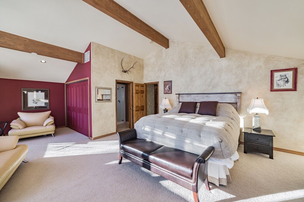 Ketchum Vacations - Spectacular Sun Valley View Home On Two Acres With Access To Private Lake 3 Bedroom Home by RedAwning - Property Image 3