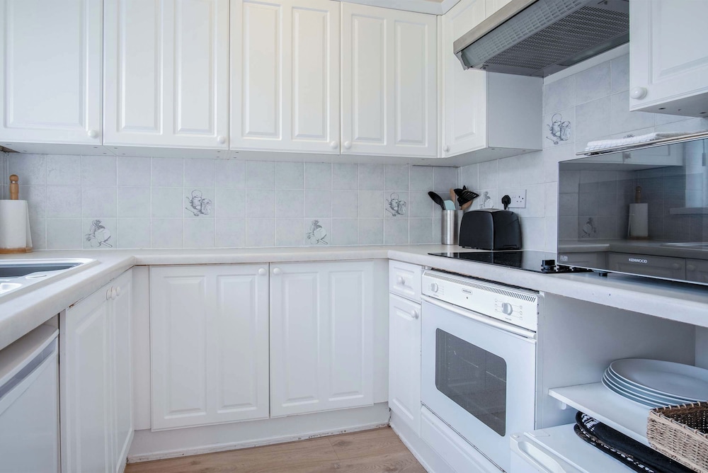 Bayview 61 - 2 Bedroom - Bayview Oxwich