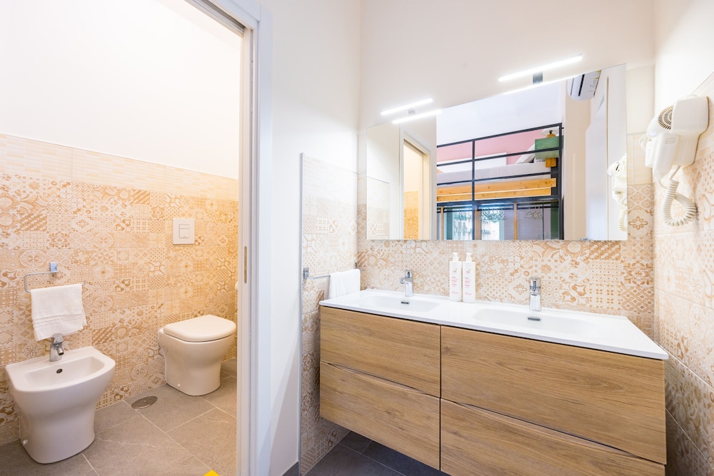 Central Station Housing - Apartment 1 by Wonderful Italy
