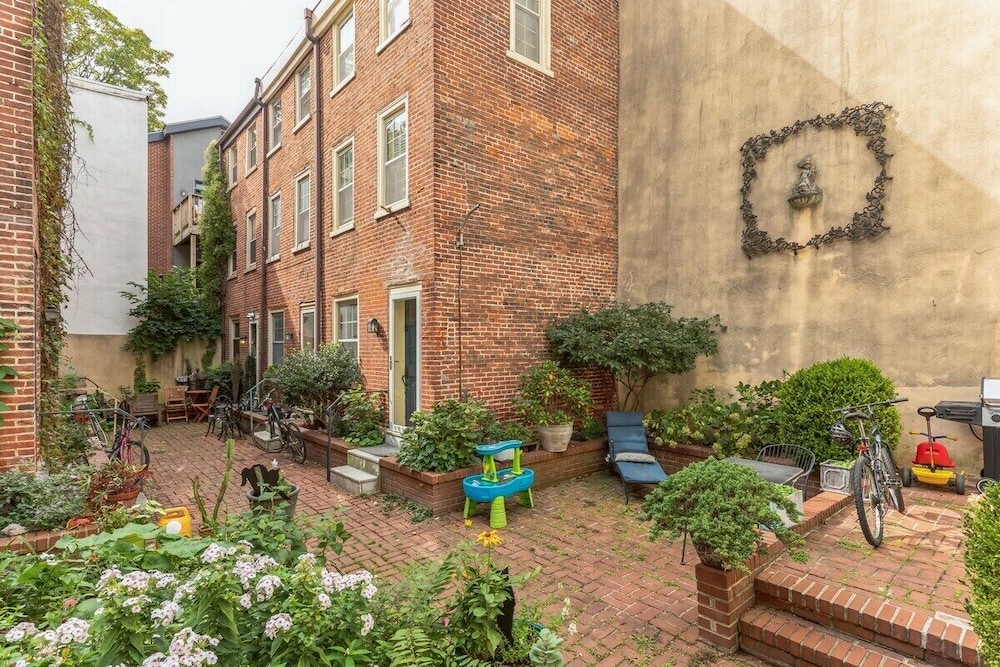 228 Catherine Street view 5